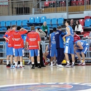 CSM-Oradea-va-juca-împotriva-lui-Asesoft-Ploiești - Jucatori De Baschet