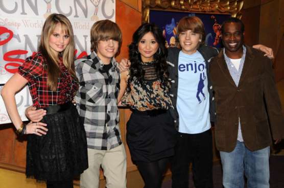 debby-ryan-dylan-sprouse-brenda-song-cole-sprouse-e-phill_64c80c0566ea98 - breda song