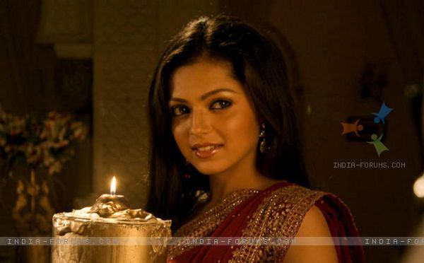 160337-drashti-dhami-as-geet-in-ghsp - Drashti Dhami-in saree