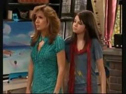 images (12) - Magicienii din Waverly Place