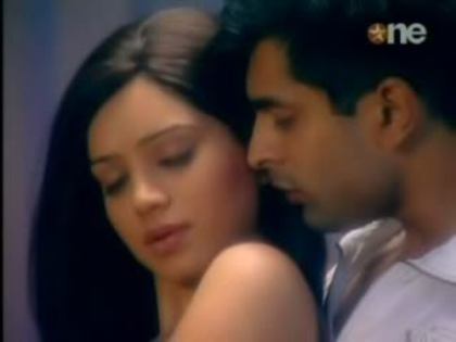 dilmilgaye16thjuly-romanticscene-112