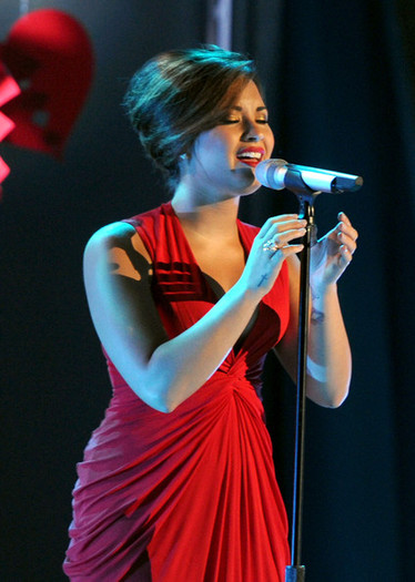 Demi+Lovato+2011+NCLR+ALMA+Awards+Show+Ldt8U0yOwhyl