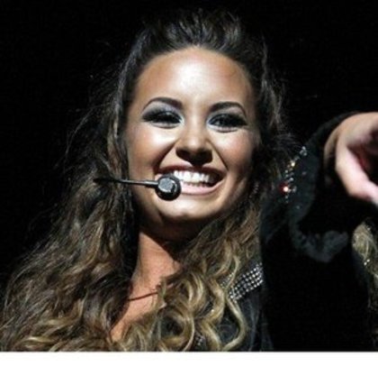 demi-lovato_310x300 - demi lovato who s that boy