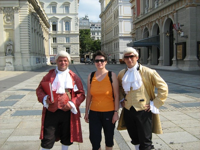 Langa Filarmonica din Viena; Seara am fost la un concert superb. (august 2009)
