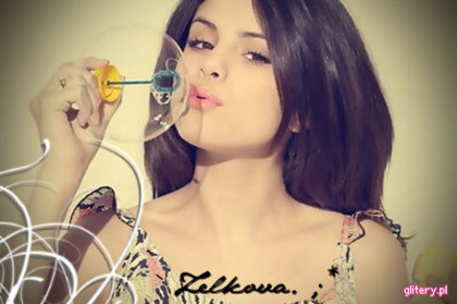 0103118393 - Selena photos glitter