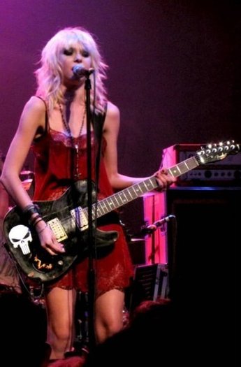 14741_197606358142_196040523142_3090161_4601495_n