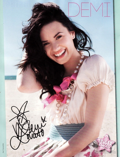 Demi Lovato poster - REVISTA VEDETELOR NR 2
