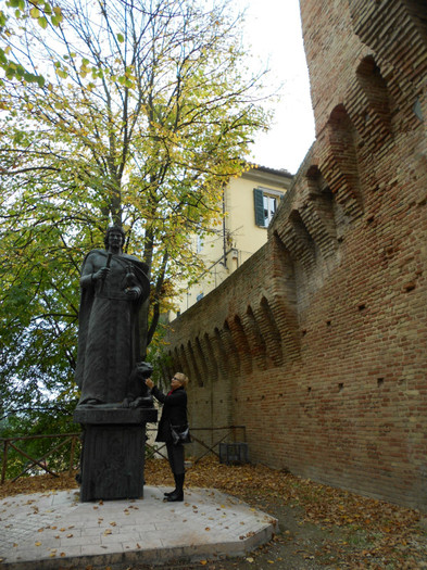 zidurile vechi care inconjoarà orasul