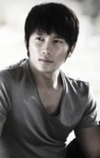 42860518_QNBXHYZAZ - Ji Sung