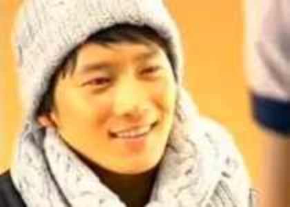 42860962_QNQBXYRGD - Ji Sung