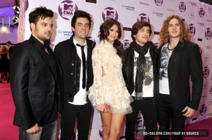 normal_108 - 6 11 2011 2011 MTV EMA