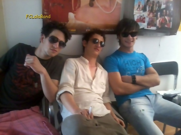 270694_250499654975899_100000475985339_1055589_6296855_n