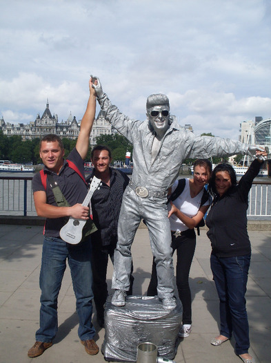 Cu Elvis pe malul Tamisei 2008