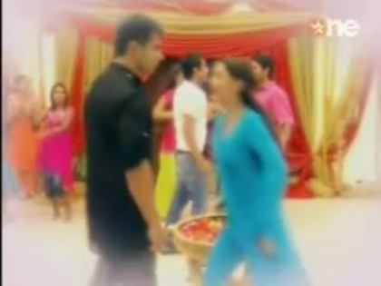 dilmilgaye-24thjune-hqsonyfan280-149 - DMG - Gore Gore Se Chore