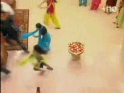 dilmilgaye-24thjune-hqsonyfan280-76 - DMG - Gore Gore Se Chore