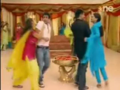 dilmilgaye-24thjune-hqsonyfan280-77 - DMG - Gore Gore Se Chore