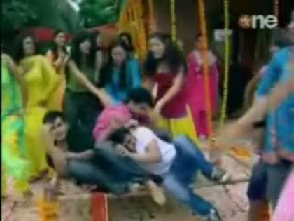 dilmilgaye-24thjune-hqsonyfan280-114 - DMG - Gore Gore Se Chore