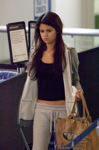 Chelesa pleaca plangand; Chelesa  pleaca plangand
