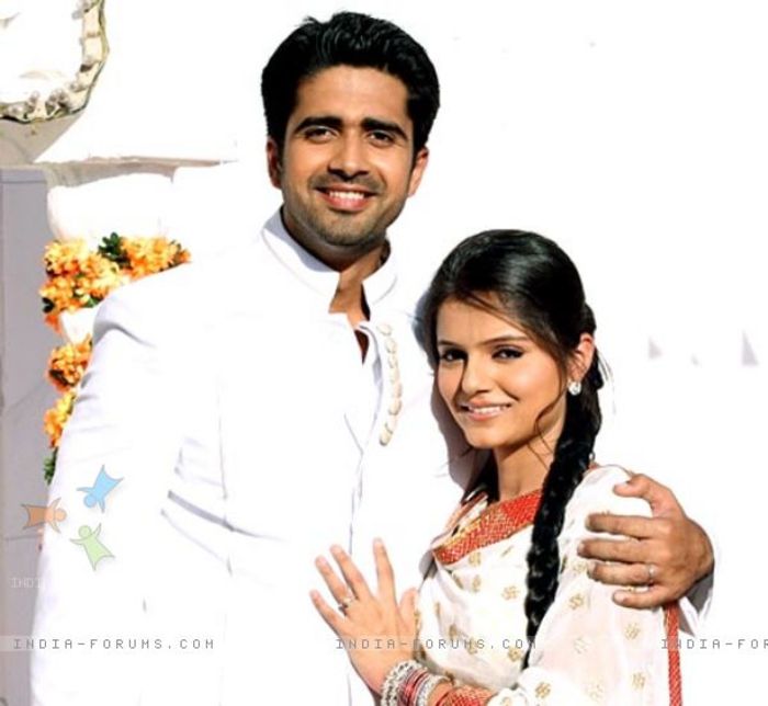 163483-rubina-dilaik-as-radhika-with-avinash-sachdev-as-dev-in-chhoti - devradhika