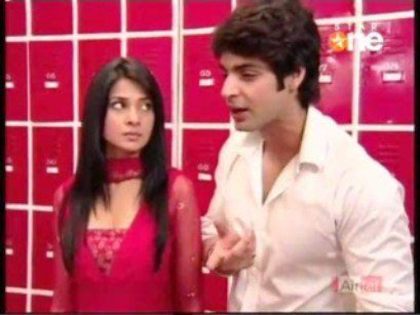 33594_143578175687490_140677749310866_233030_1220940_n - xxKaran Wahi si Jennifer Winget- Siddhant si Ridhimaxx