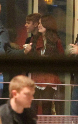  - 2011 Having Dinner With Selena Gomez In Paris France November 8