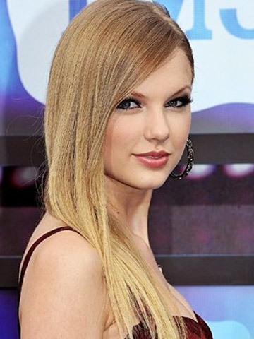 Long-Straight-Hairstyles-2011-Taylor-Swift - Taylor Swift