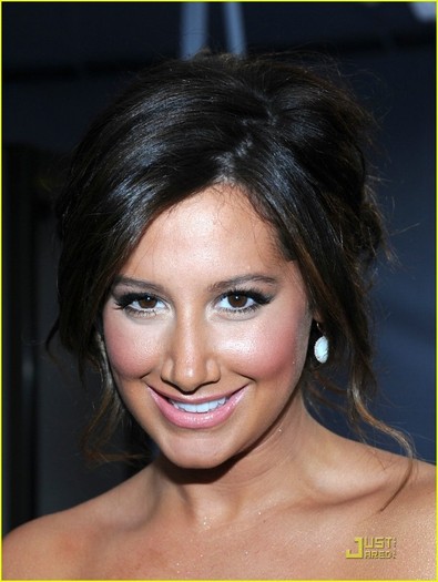 ashley-tisdale-2011-pca-02