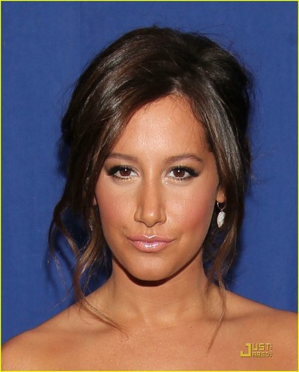 ashley-tisdale-2011-pca-07 - Ashley Tisdale 2