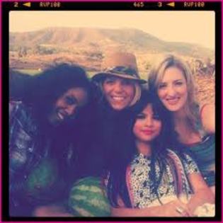 imagesCAM4VQFO - selena gomez