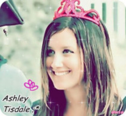 40599950_SLEMCVASG - Alege o poza cu Ashley Tisdale