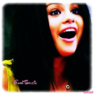 643 - 0 selena poze noi