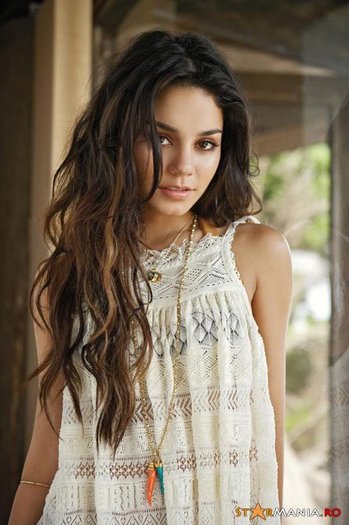 e7540a5ac90272445ddefc1add7bc2bf-vanessa-hudgens_52