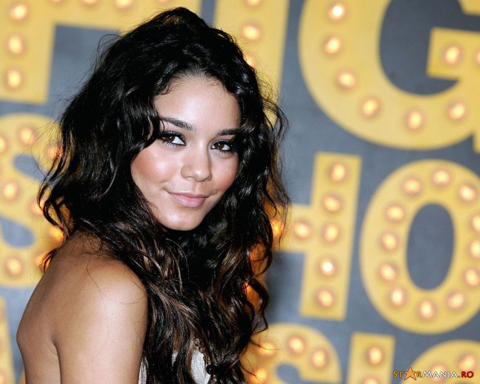 f24c719d4ce861e816ebc74cbfbdd9e5-vanessa-hudgens_75