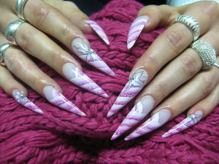 24759_110083322338067_100000091996594_250518_2781861_n - unghii adunate 5