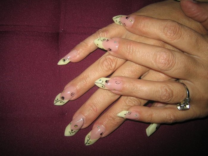 33541_1546857385434_1055012384_31353004_8016449_n - unghii adunate 5