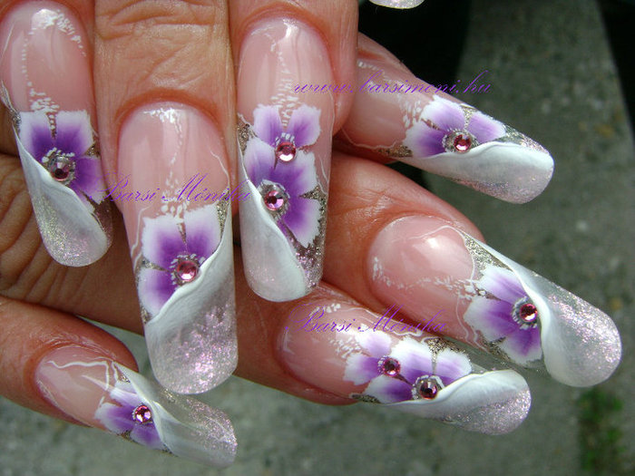 59542_124689537583721_100001280251502_154746_1303418_n - unghii adunate 5