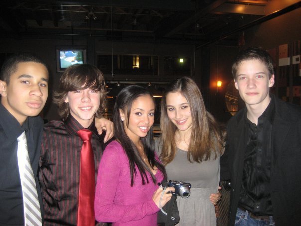 271052_111401585622862_100002590647784_88435_597670_n - Vanessa Morgan