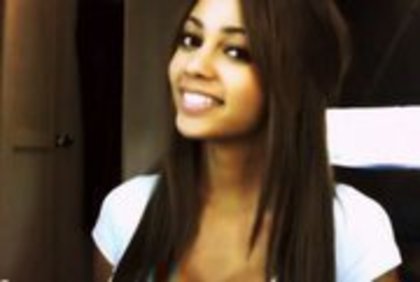 271148_107513262678361_100002590647784_65372_3961499_n - Vanessa Morgan