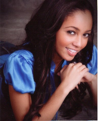 b5b687231edd9046ef9c21c102f52d91 - Vanessa Morgan