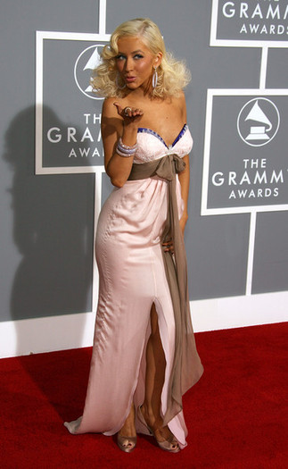 49th Annual Grammy Awards Arrivals SnRltnZNMrDl - x-Christina Aguilera