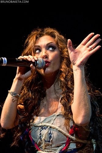 189870_210980782248300_147912375221808_875071_1779113_n - 1-Anahi Tour Go Any Go Brasil Rio de Janiero 27 03 2011