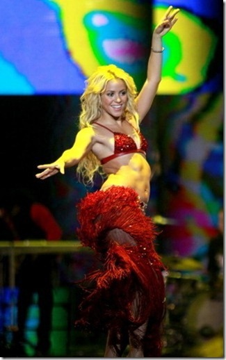 Shakira-danced-at-Jiangsu-2011-New-Years-Eve-party-2_thumb