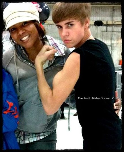 justinbieber-hot-bulging-muscles-2011_large
