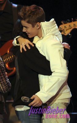 normal_bieber-perf-111011-5 normal_bieber-perf-111011-5