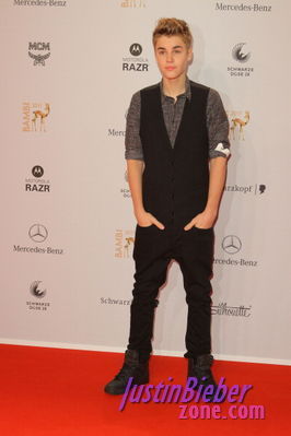 normal_Justin_Bieber_attending_Bambi_awards_2011_Germany_28229 normal_Justin_Bieber_attending_Bambi_awards_2011_Germany_28229