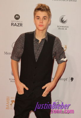 normal_Justin_Bieber_attending_Bambi_awards_2011_Germany_28329 normal_Justin_Bieber_attending_Bambi_awards_2011_Germany_28329