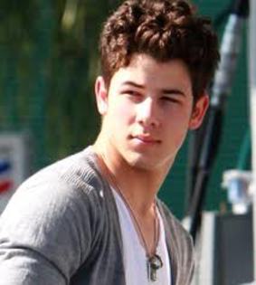 Pai vreau sa te scot in oras in seara asta!