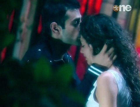 261282_214541745257799_140677749310866_655059_7364204_n - xxMayank Anand si Drashti Dhami-Rahul si Muskaanxx