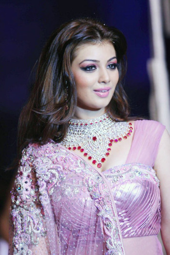 Ayesha-Takia-Short-Hairstyle-in-Pink-Saree - Ayesha Takia-in saree