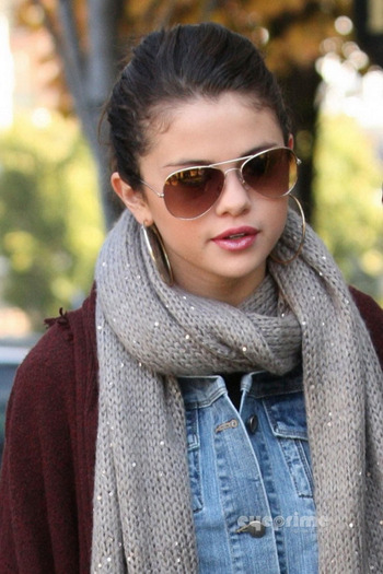 581 - Selena Gomez in Canada